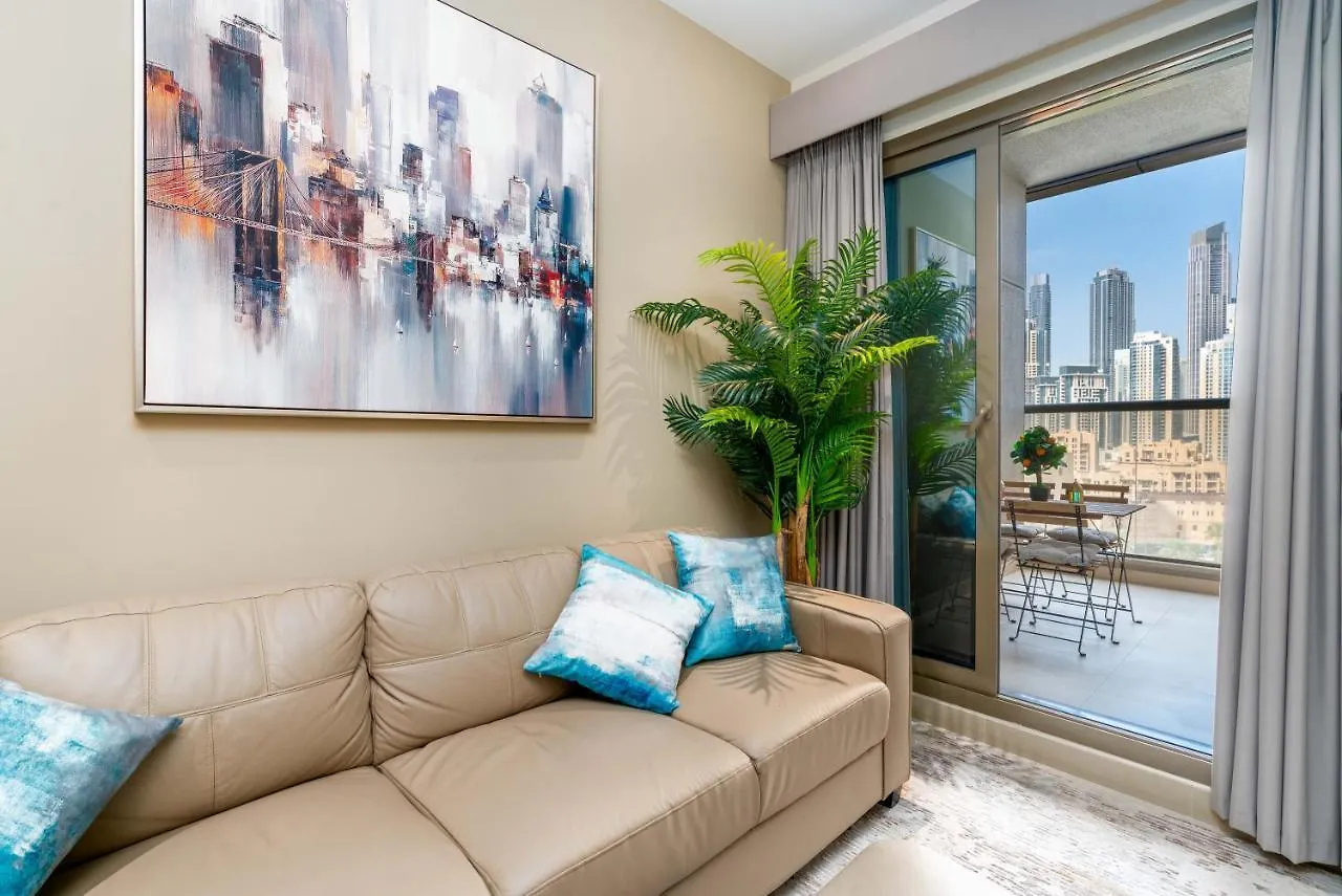 Apartment Ultimate Stay / Downtown / Brand New / 5 Min Drive From Dubai Mall / Near Park
