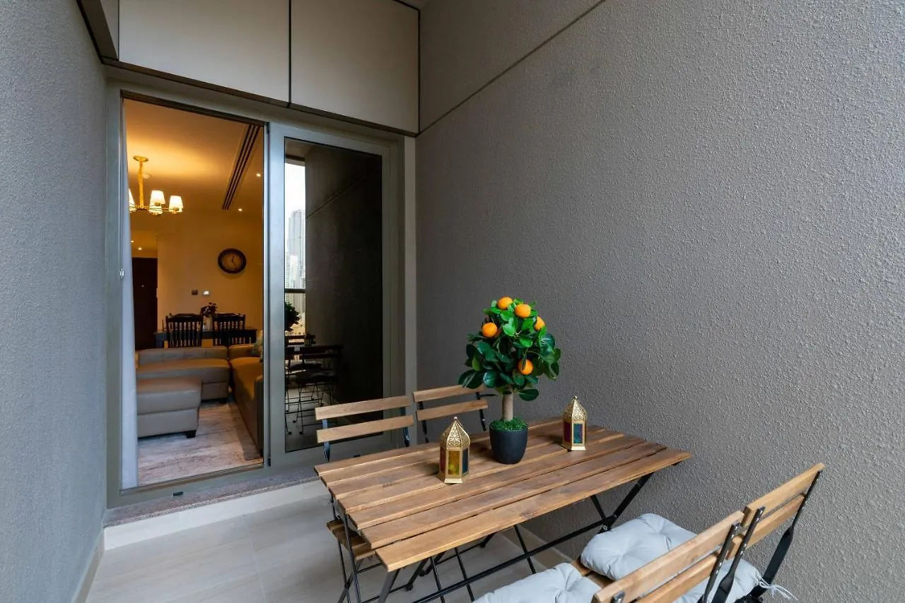 Ultimate Stay / Downtown / Brand New / 5 Min Drive From Dubai Mall / Near Park