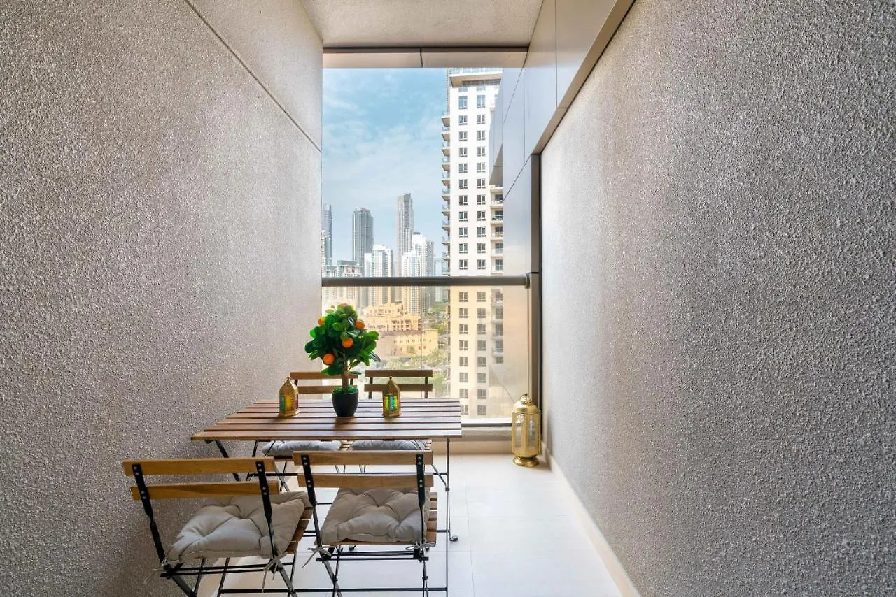 Ultimate Stay / Downtown / Brand New / 5 Min Drive From Dubai Mall / Near Park